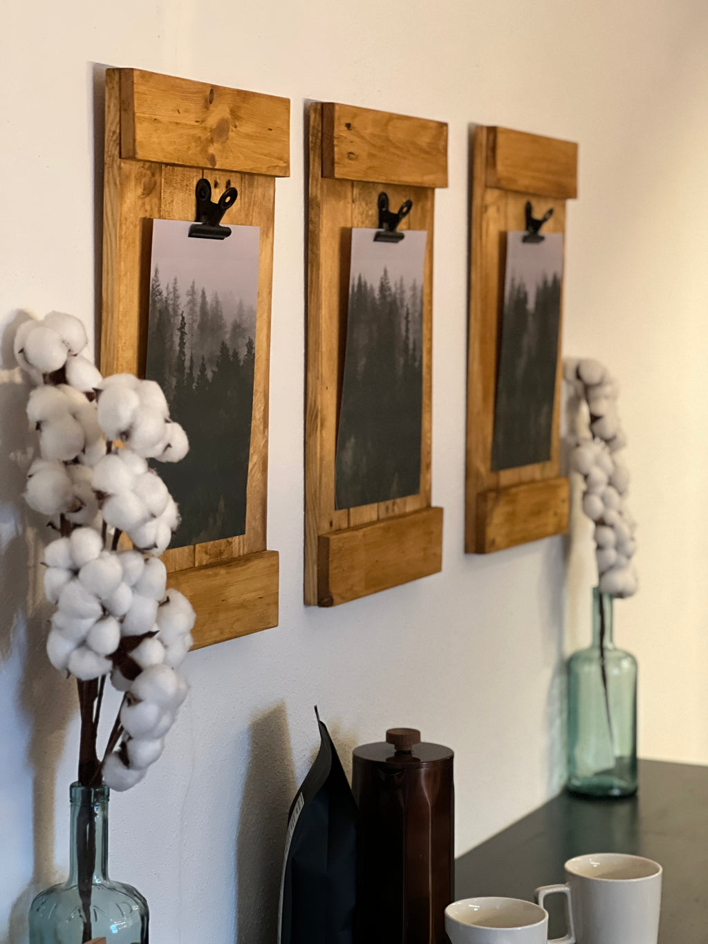 Farmhouse-style Clip Frame made from Pallet Wood with an Oak Finish