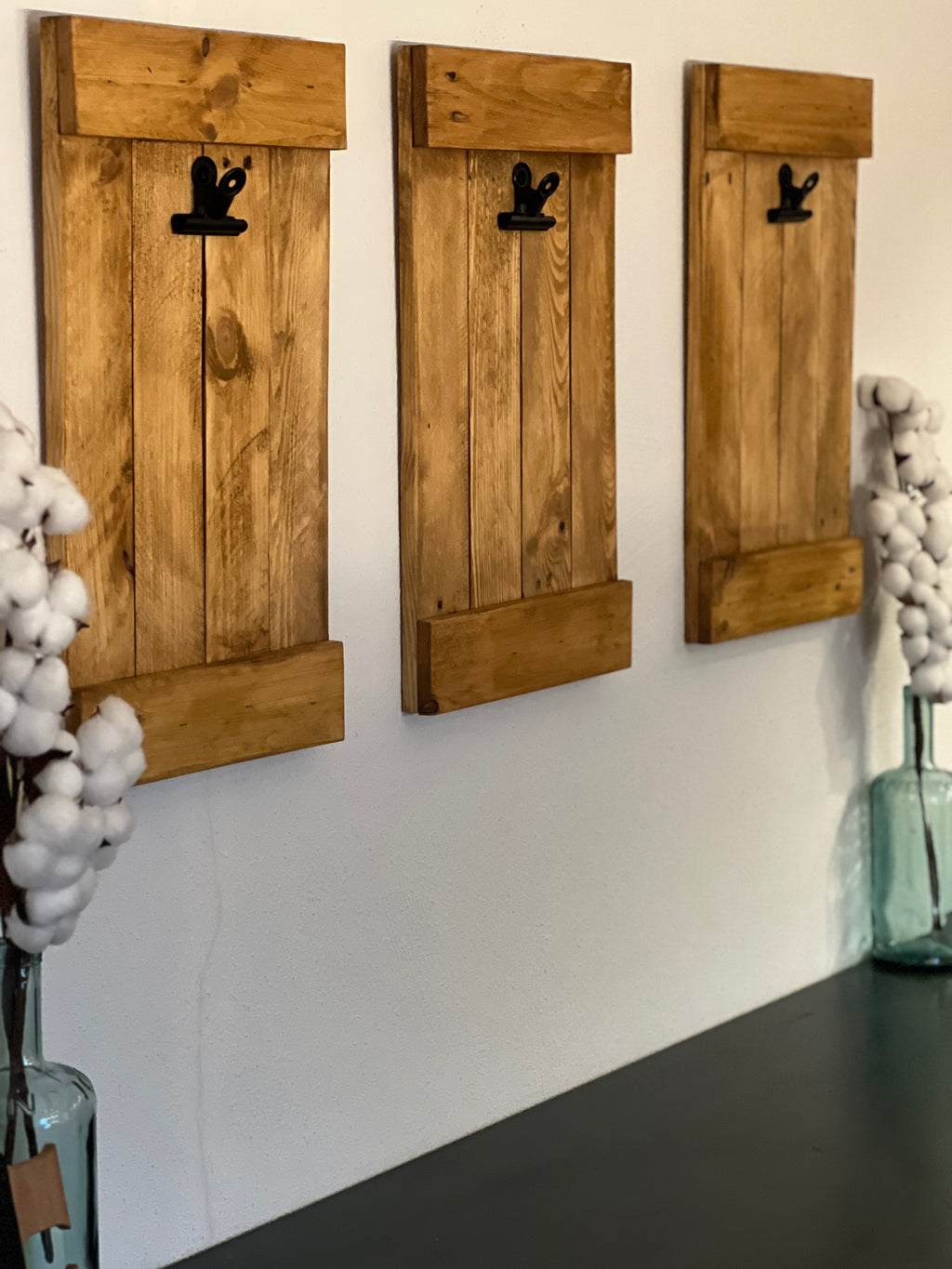 Farmhouse-style Clip Frame made from Pallet Wood with an Oak Finish