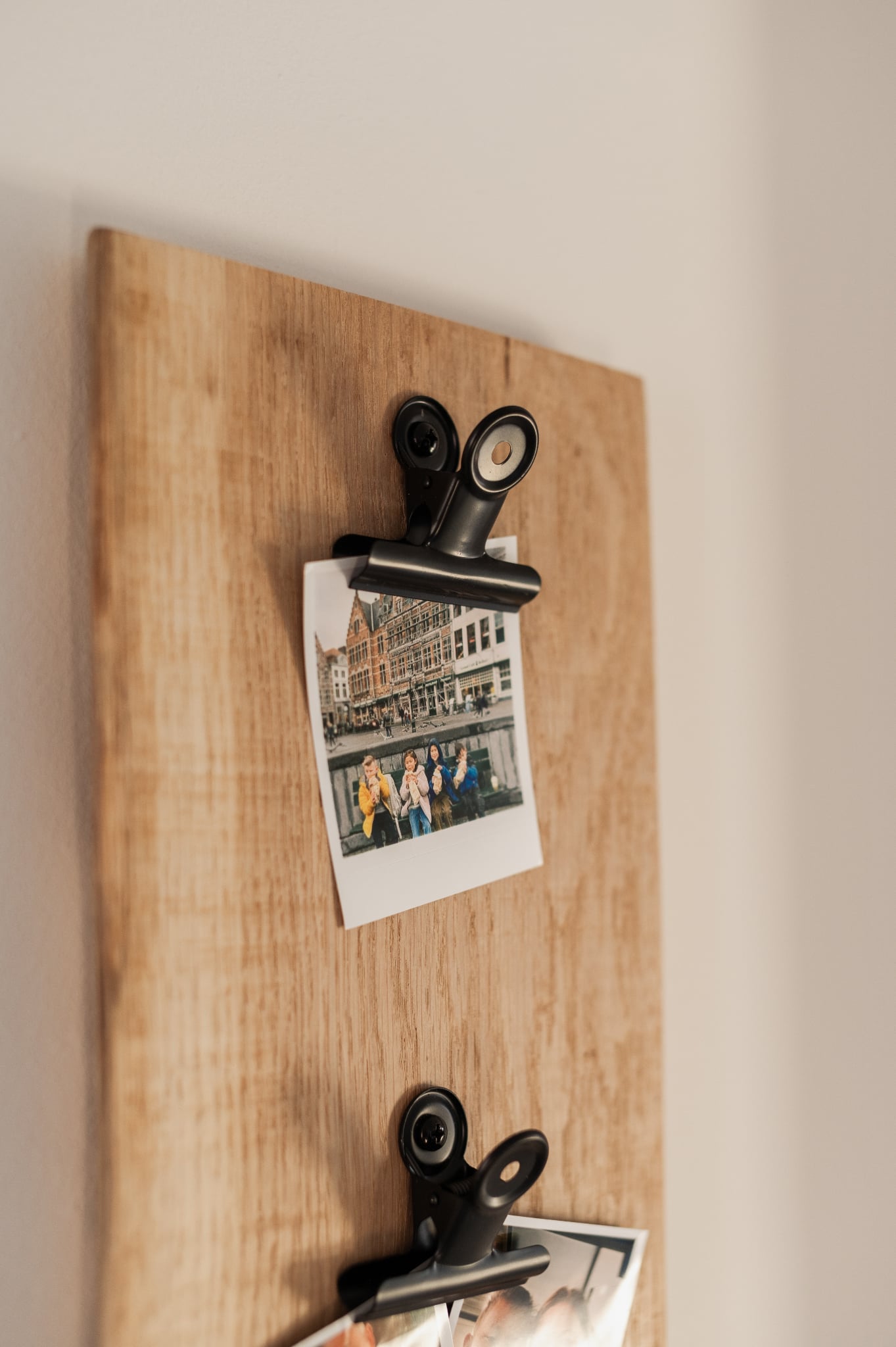 Rustic Oak Photo Display Board – Live Edge Picture Holder with Clips image 4